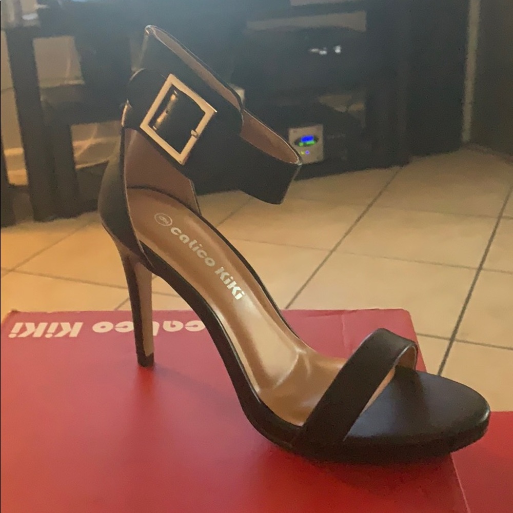 Women heel pumps
